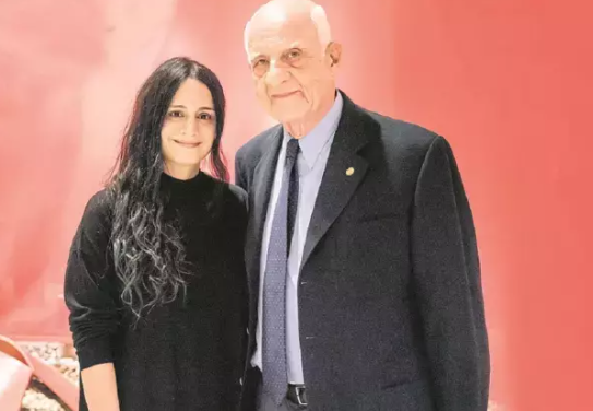 Türkiyənin ən zəngin qadını DJ ilə evlənir - FOTOLAR